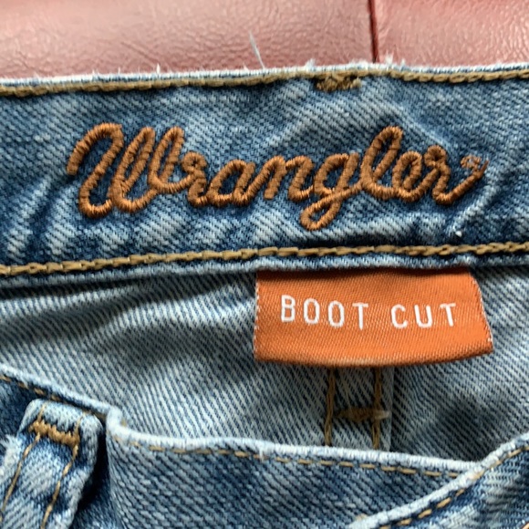 Vintage Wrangler Boot-Cut Jeans - Picture 2 of 12